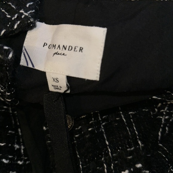 New ‎ Dress
POMANDER PLACE

Black Tweed Stacie Dress - Picture 10 of 10